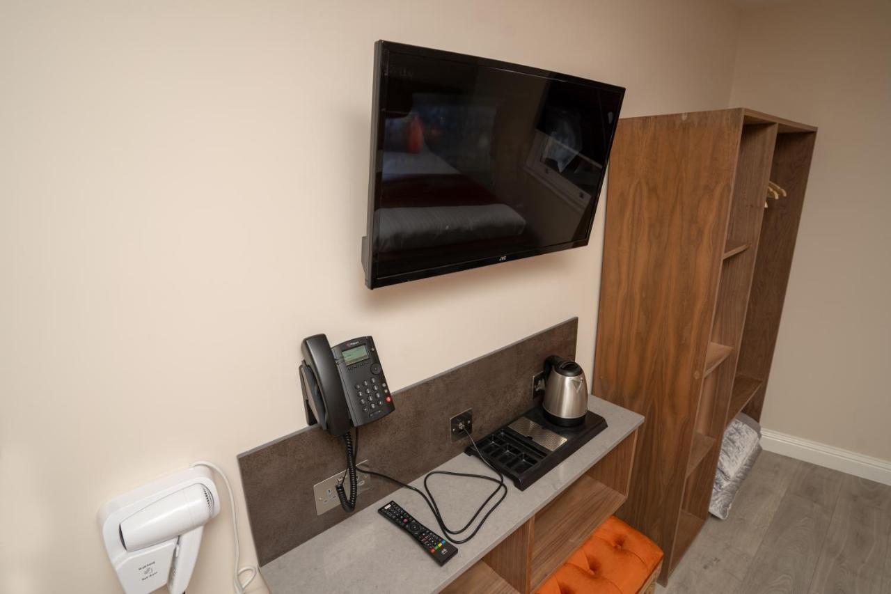 Eagle Hotel Luton Airport Ngoại thất bức ảnh