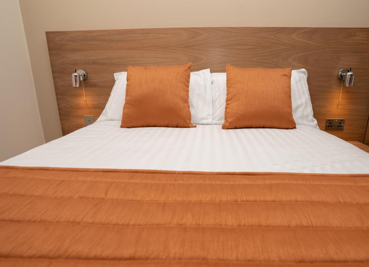 Eagle Hotel Luton Airport Ngoại thất bức ảnh