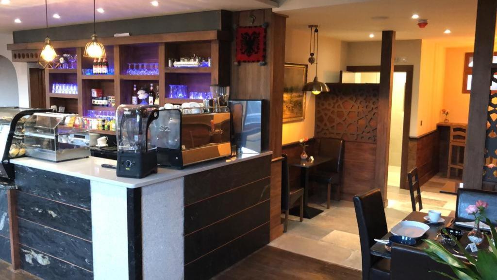 Eagle Hotel Luton Airport Ngoại thất bức ảnh